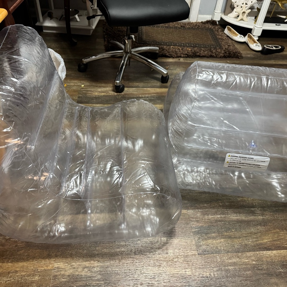 Transparent Inflatable Chairs - Picture 2 of 6